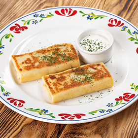 Домашние блинчики с курицей и грибами, с сметаной