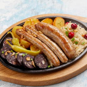 Ассорти из колбас с домашней аджикой